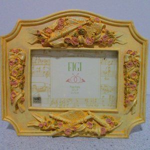 *FIGI Handpainted Baroque Inspired Pastel Relief Table Top Picture Frame